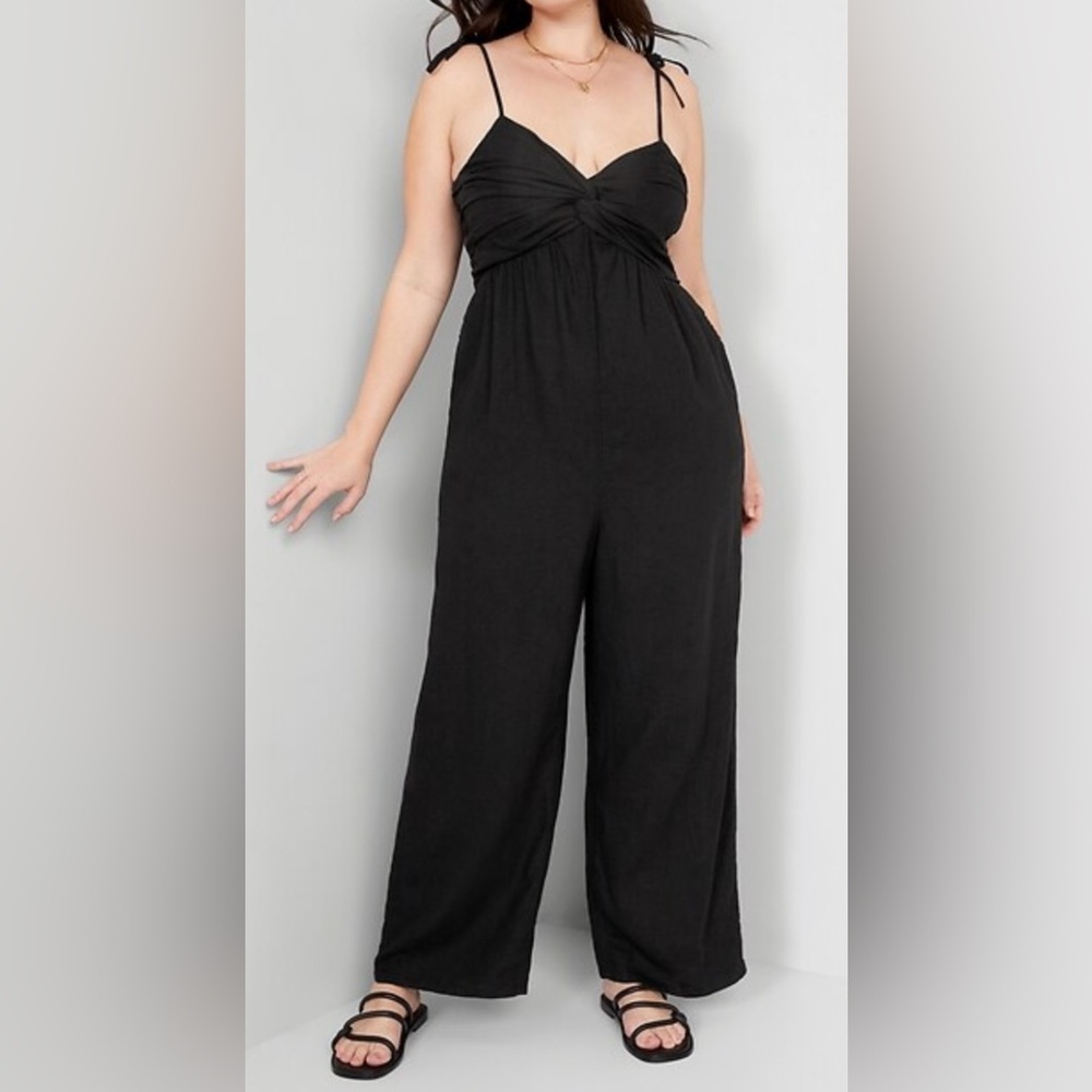 Old Navy Tie Shoulder Cropped Twist Front Smocked Jumpsuit - Picture 2 of 12